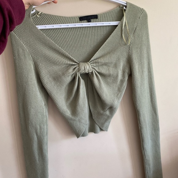 Green top🌿 - Picture 2 of 2